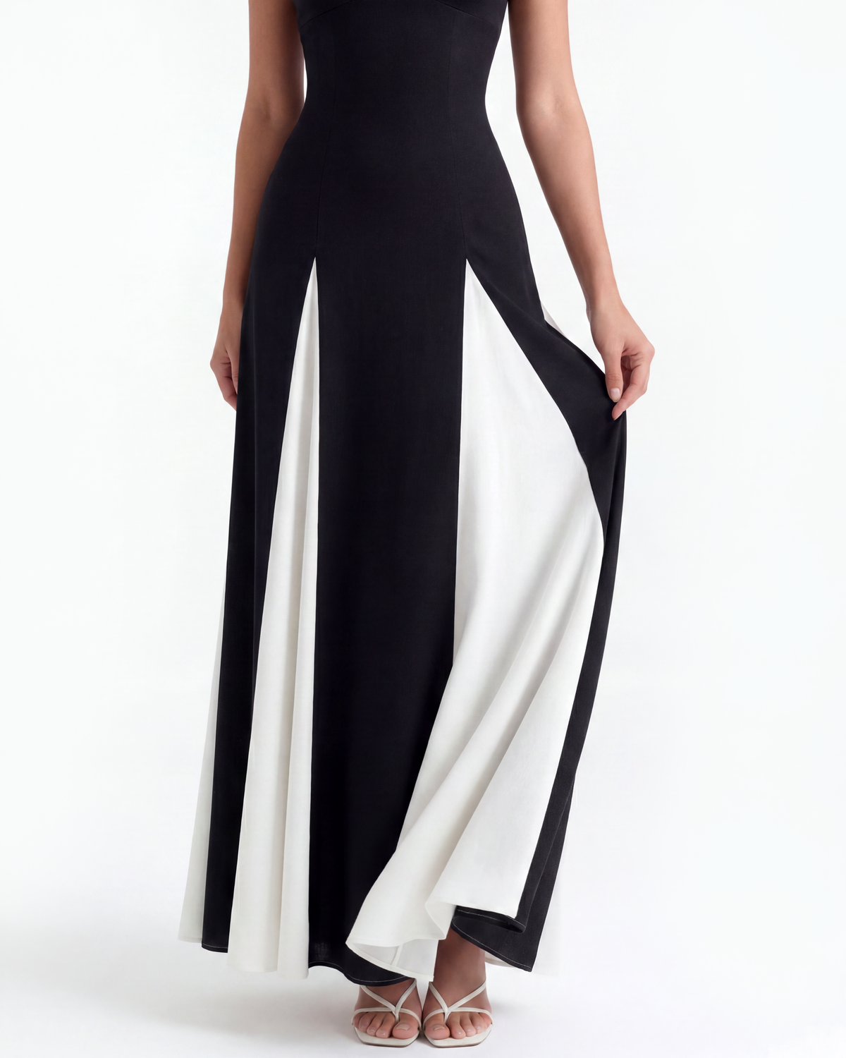 Robe longue à fines bretelles avec empiècements contrastants