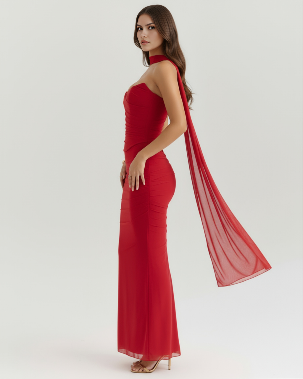 Robe longue ajustée avec ras-de-cou