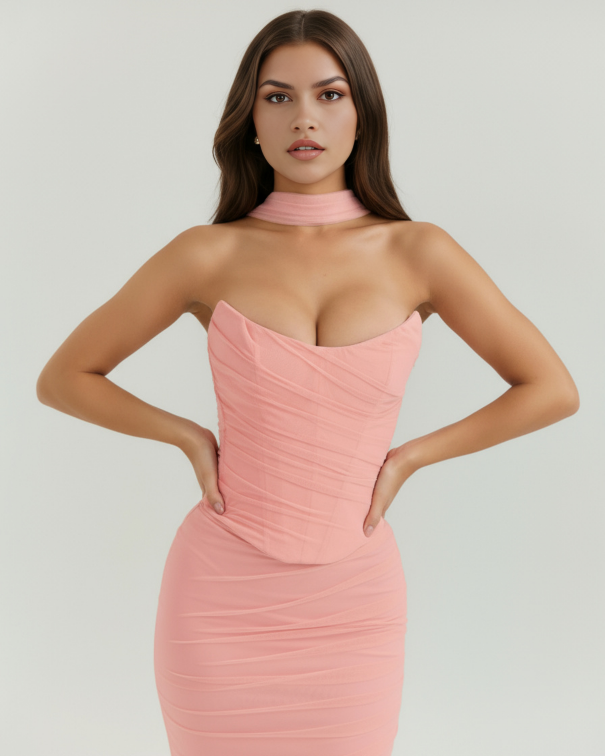 Robe longue ajustée avec ras-de-cou