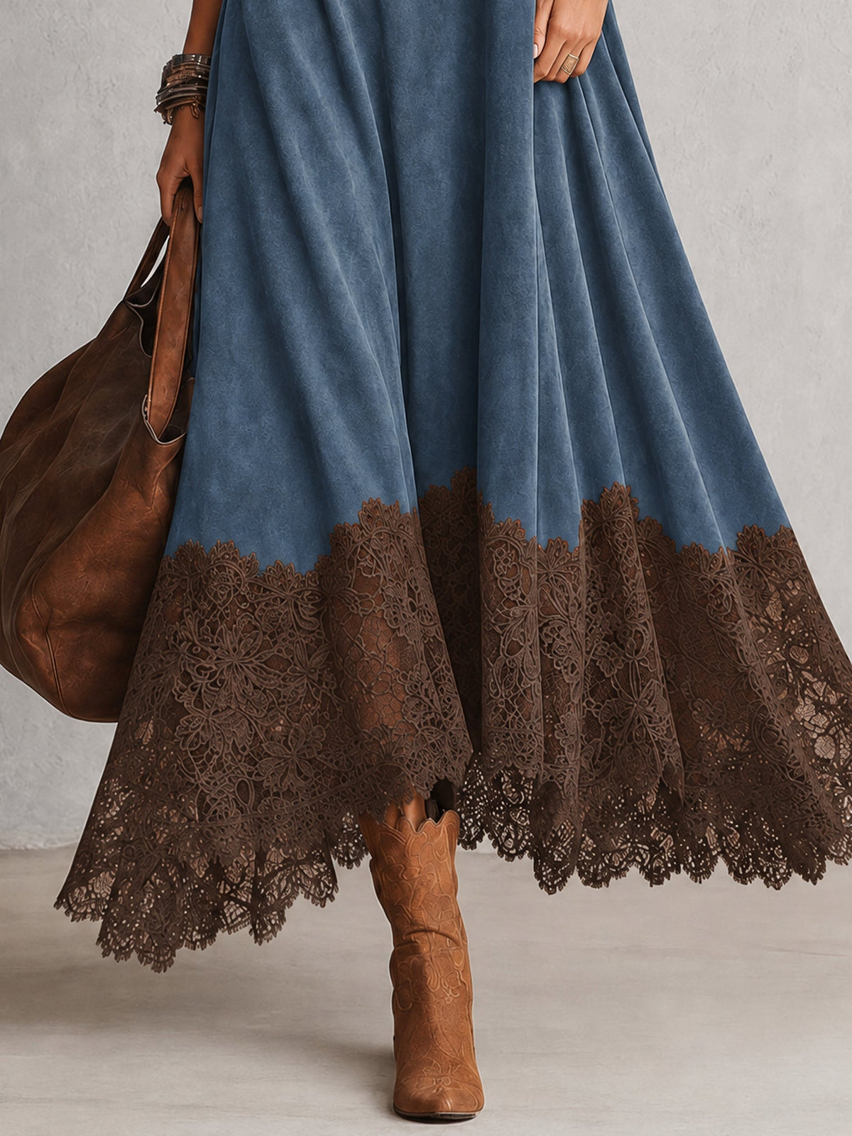 Vestido largo vintage marrón de efecto ante con mangas largas y bajo de encaje