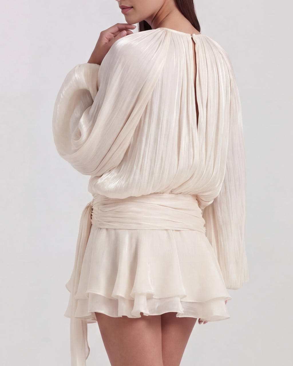 Robe courte fluide à manches bouffantes