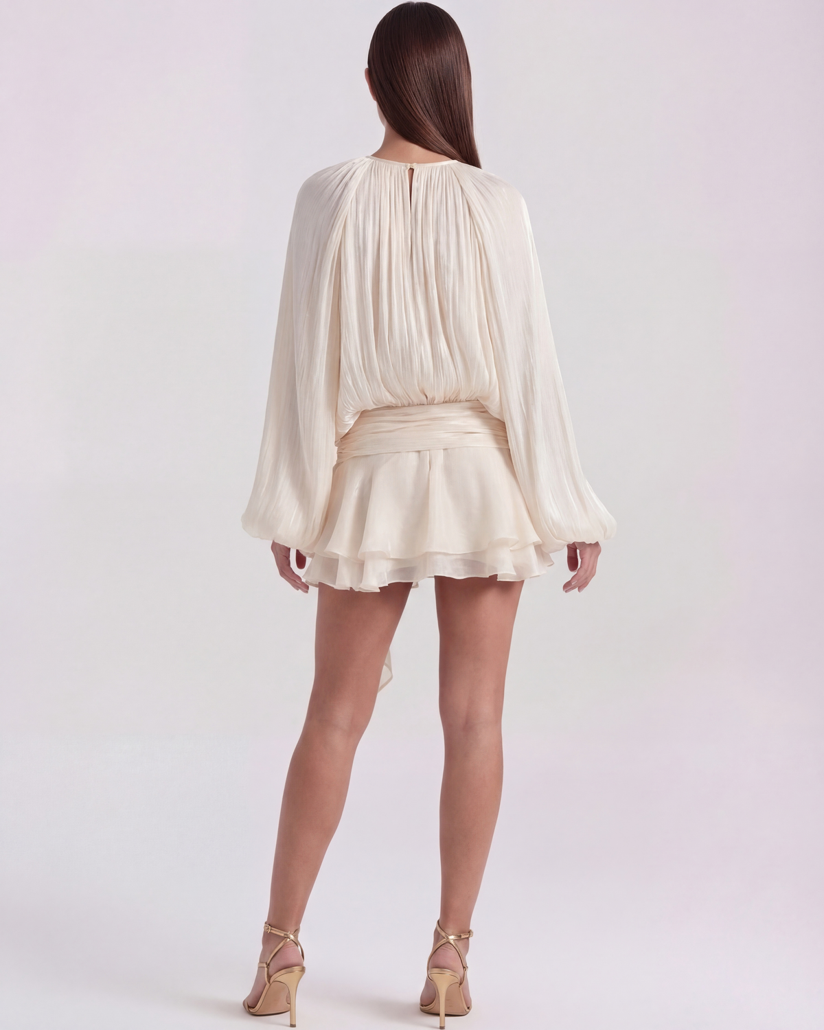 Robe courte fluide à manches bouffantes