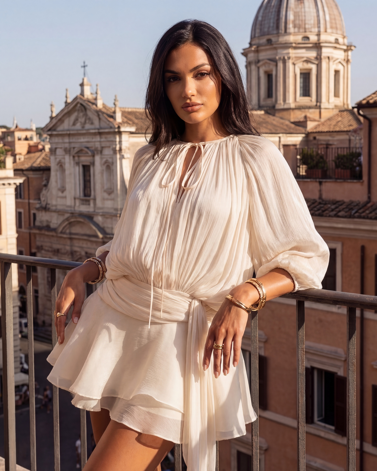 Robe courte fluide à manches amples