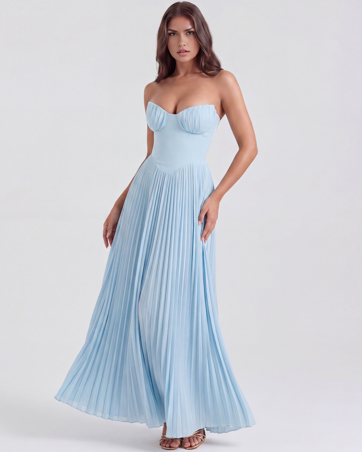 Robe longue plissée à encolure bustier