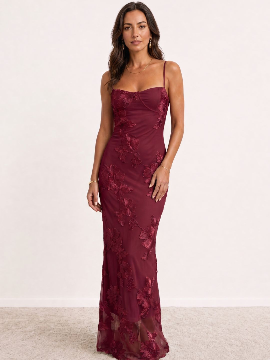 Robe longue brodée à bretelles