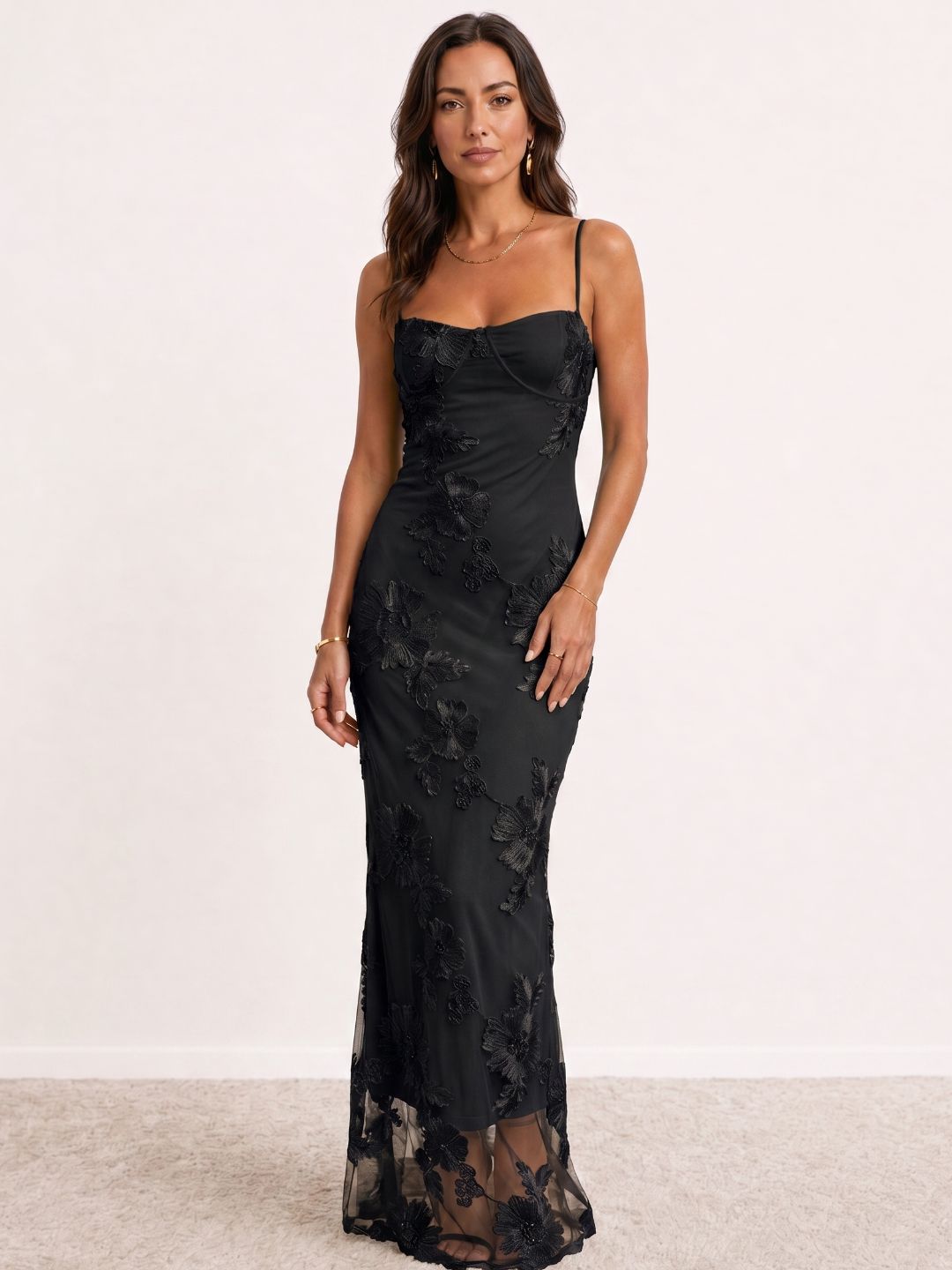 Robe longue brodée à bretelles