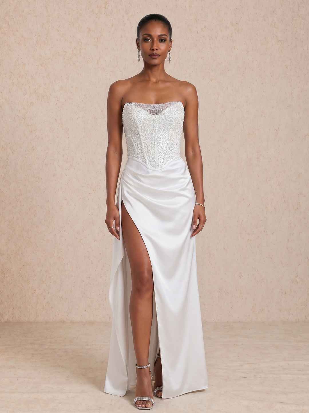 Robe longue avec buste à sequins