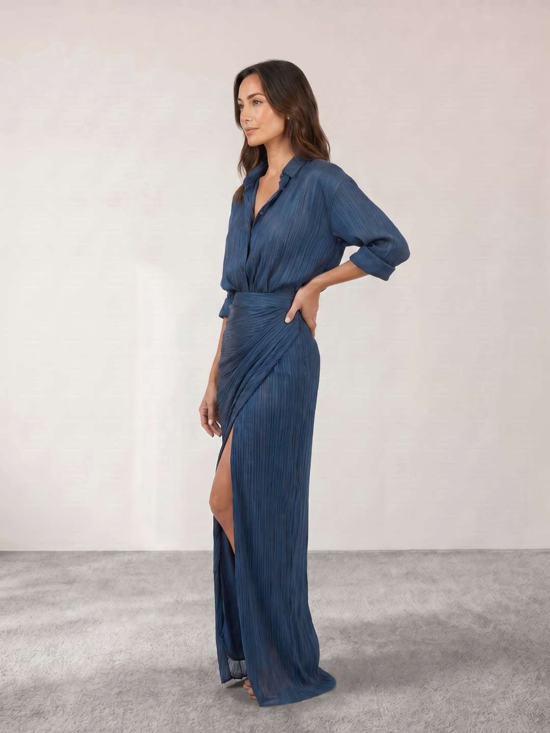 Robe-chemise plissée avec fente