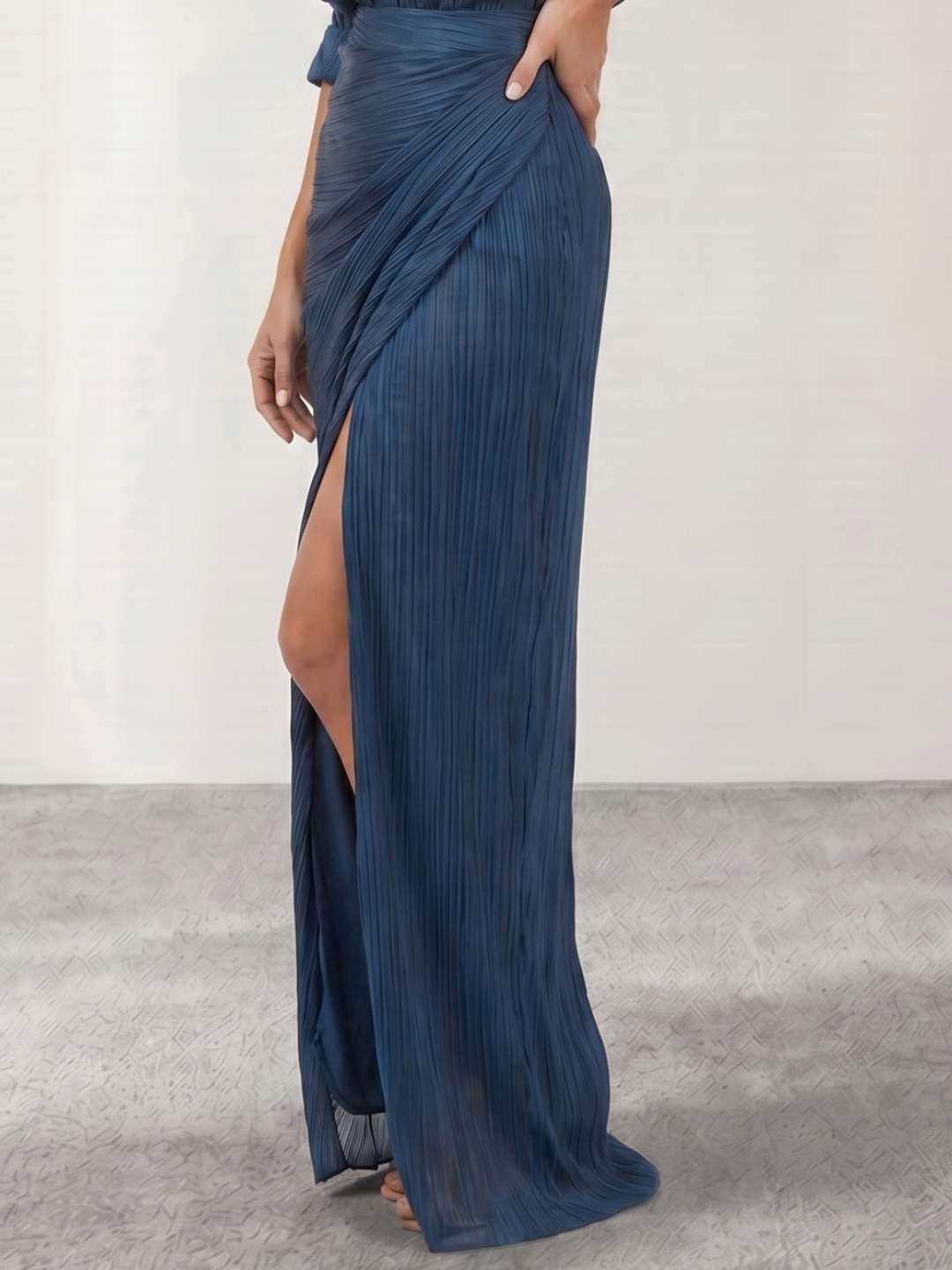 Robe-chemise plissée avec fente