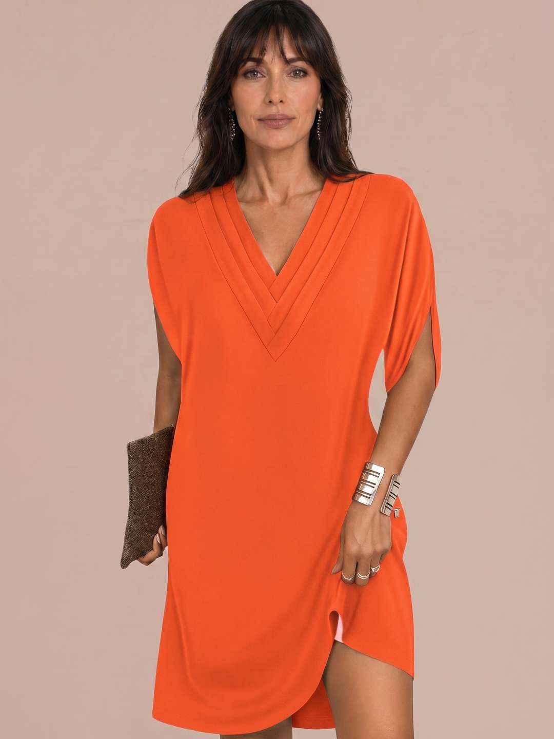 Robe courte fluide à décolleté en V