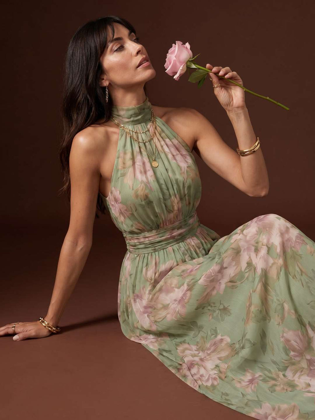 Robe longue à col dos nu et imprimé floral