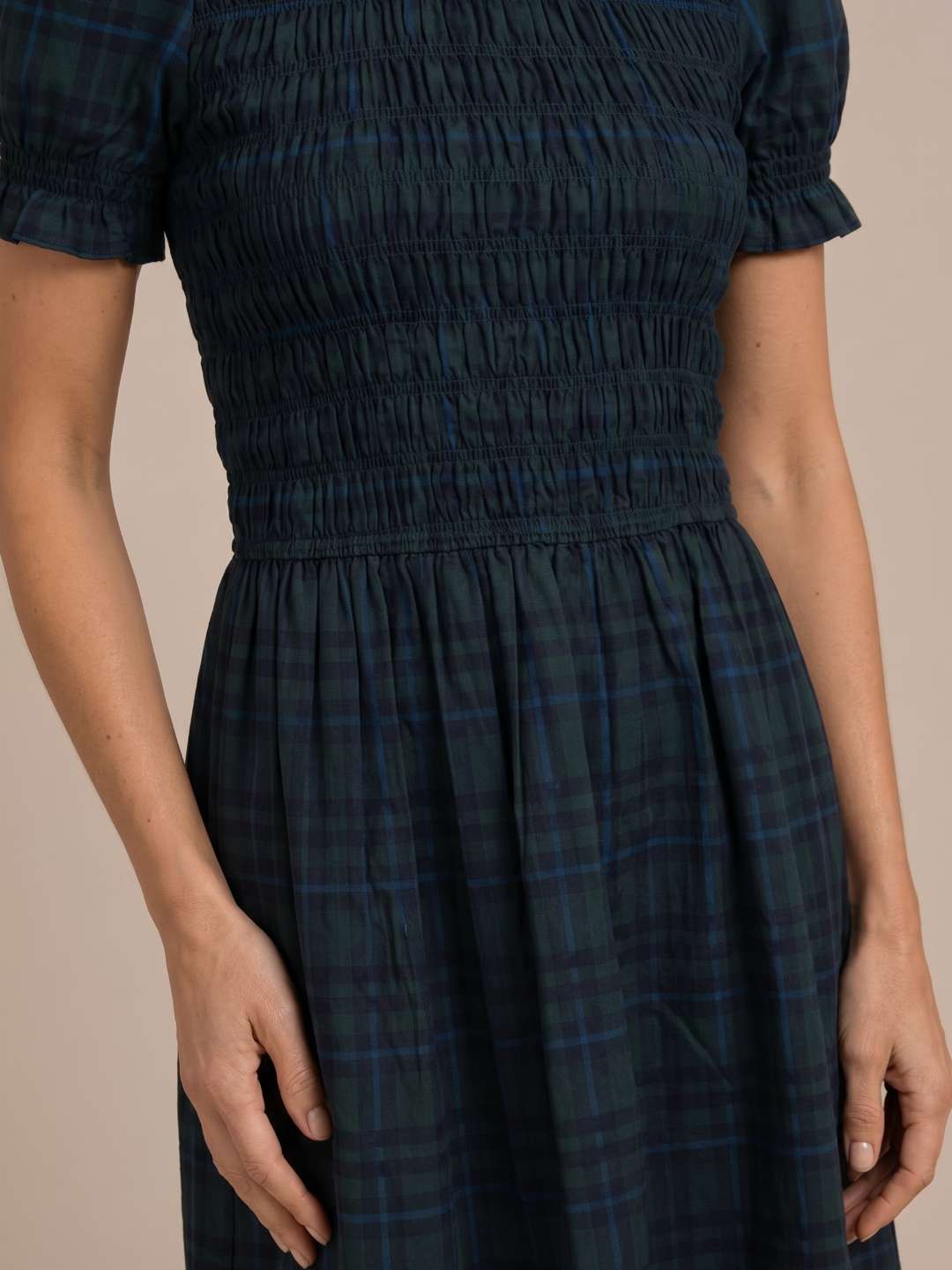 Robe à carreaux avec smocks
