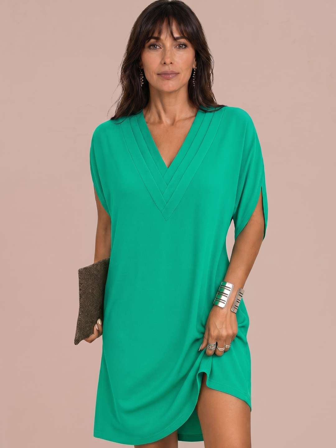 Robe courte fluide à décolleté en V