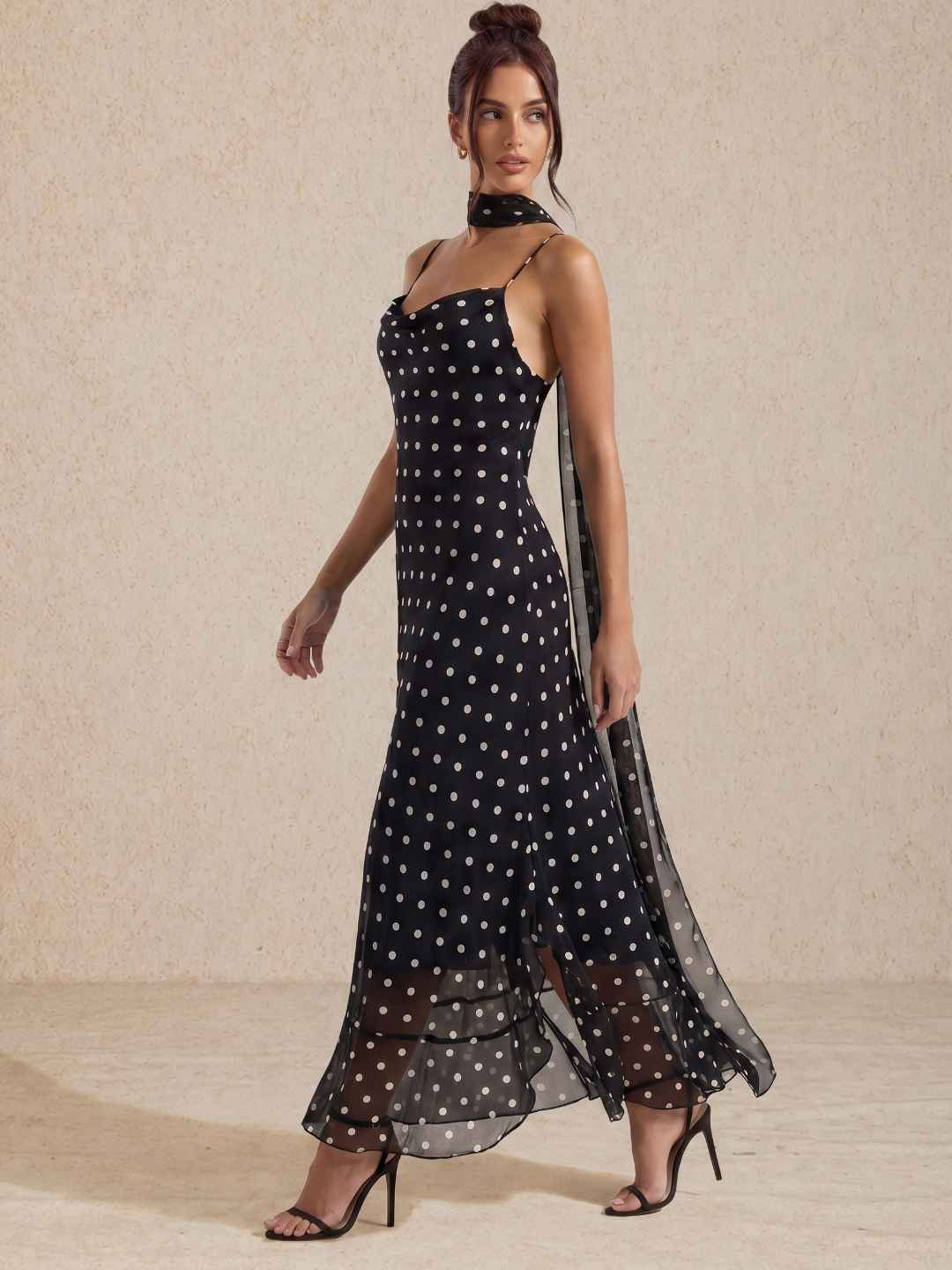 Robe midi à pois avec bretelles