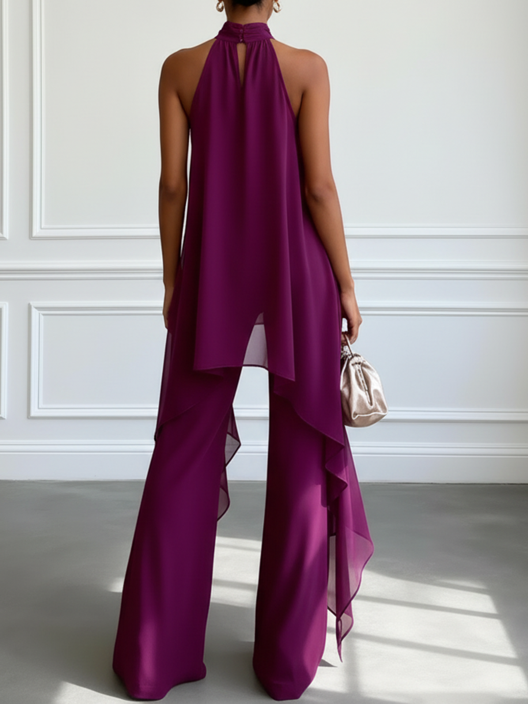 Ensemble mauve composé d’un haut sans manches et d’un pantalon