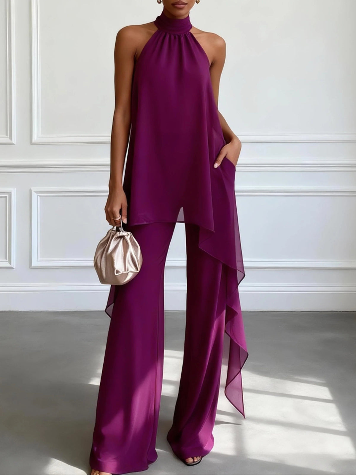 Ensemble mauve composé d’un haut sans manches et d’un pantalon