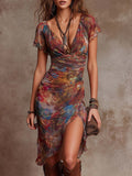 Robe midi plissée avec décolleté en V