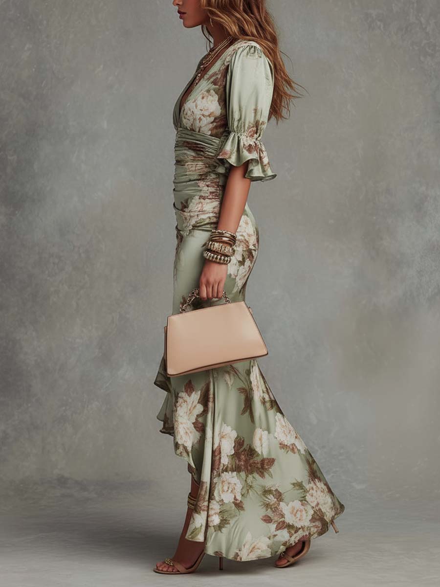 Robe maxi verte asymétrique en satin à fleurs