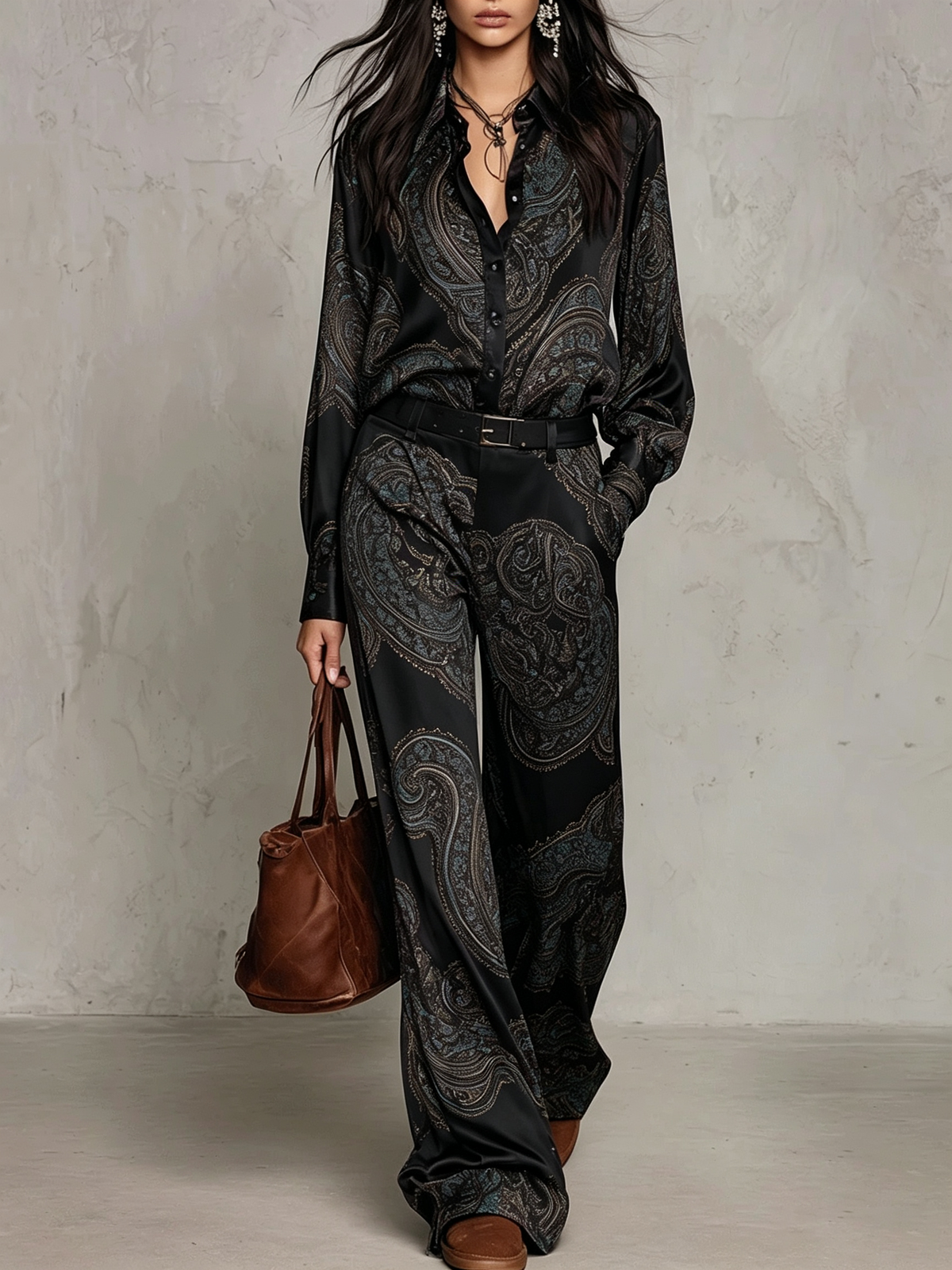 Ensemble chemise satinée imprimée paisley à manches longues et pantalon large (avec ceinture)