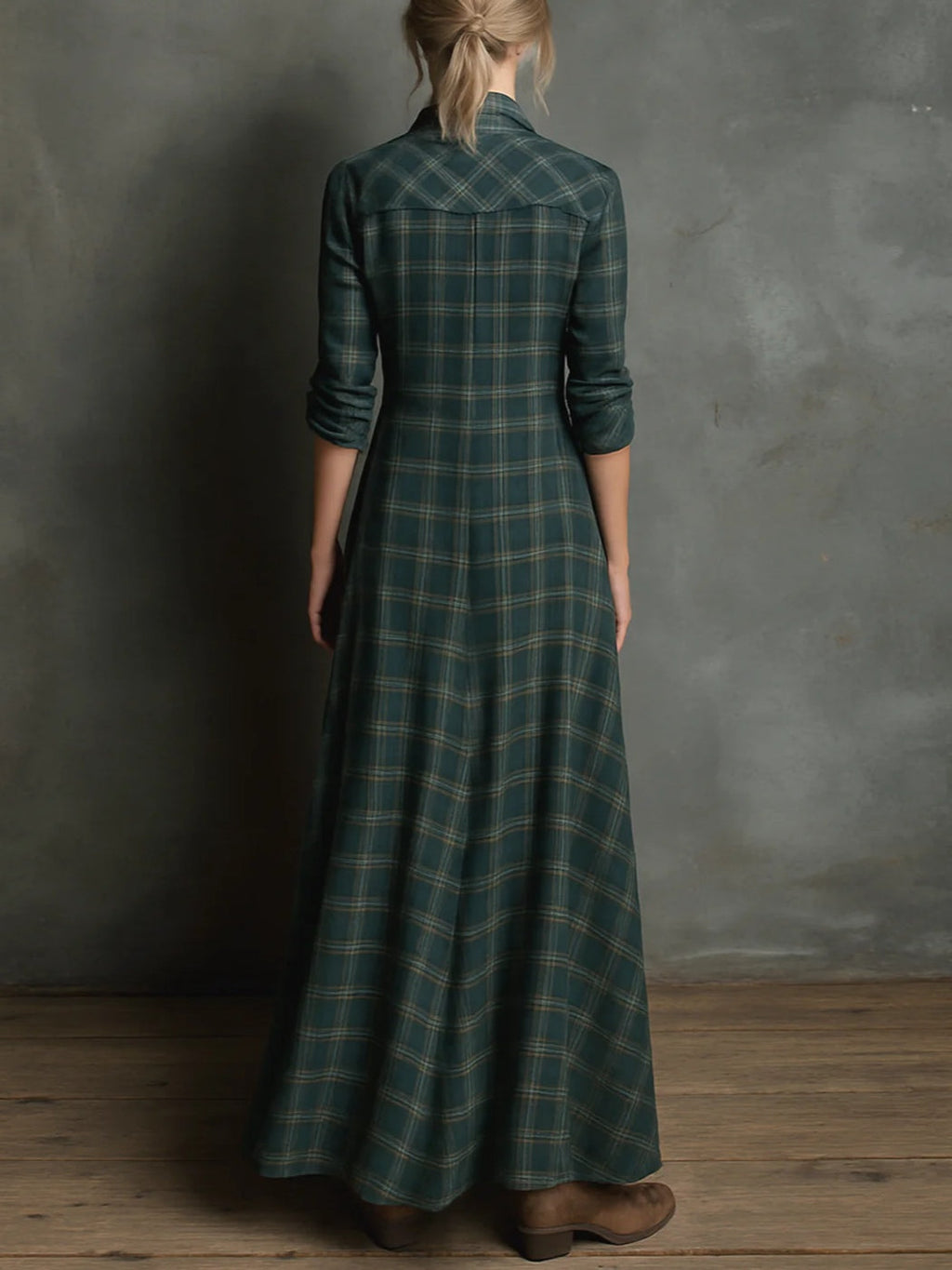 Robe chemise longue à carreaux verts, col à revers et boutonnage simple
