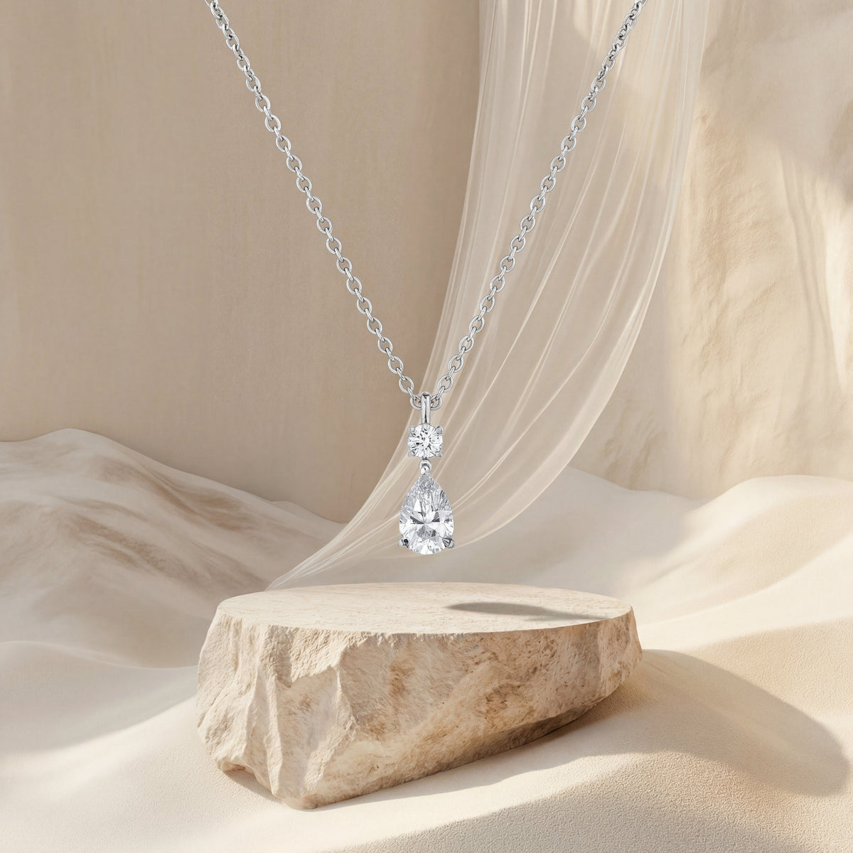 Collier goutte élégant