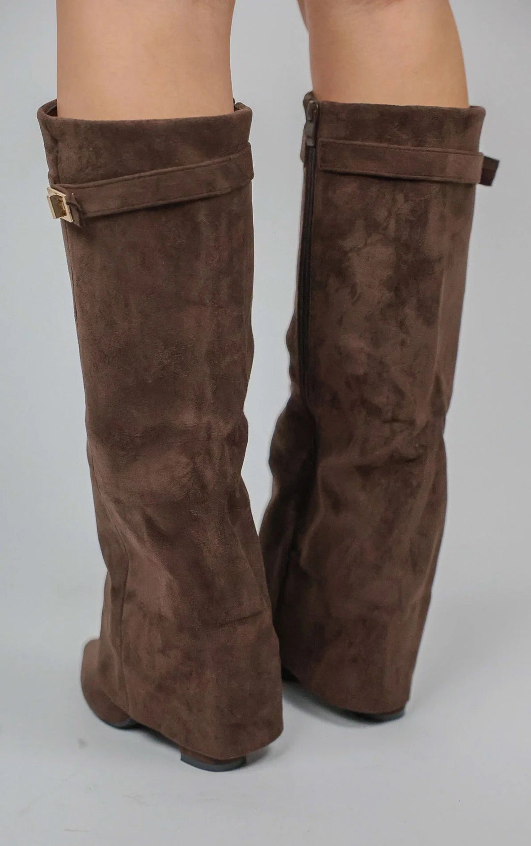 Bottes hautes élégantes effet daim
