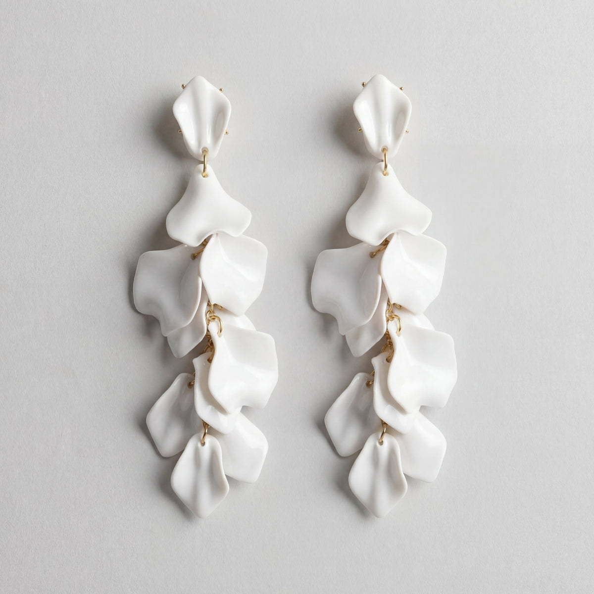 Boucles d’oreilles goutte avec pétales d’orchidée