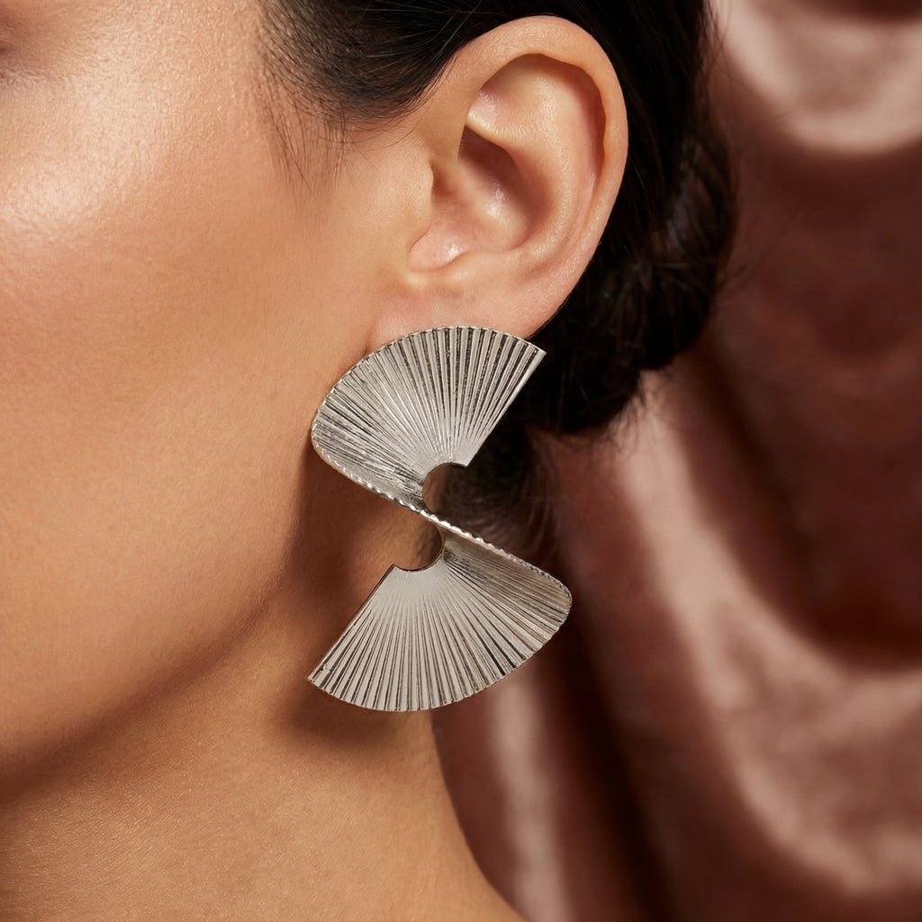 Boucles d’oreilles en métal plissé