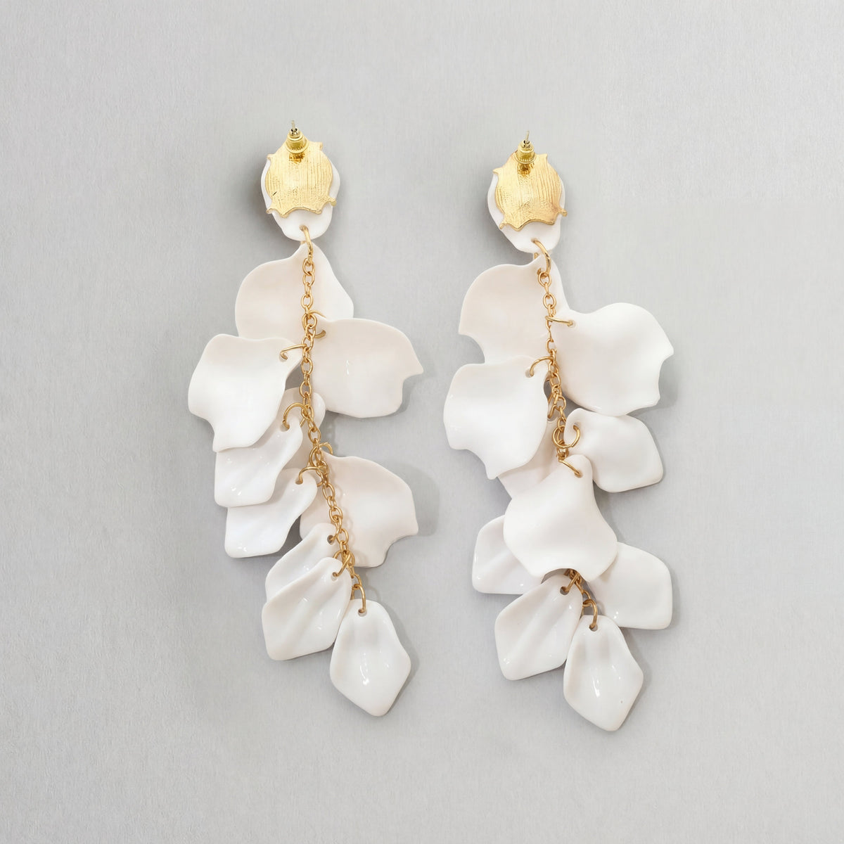 Boucles d’oreilles goutte avec pétales d’orchidée