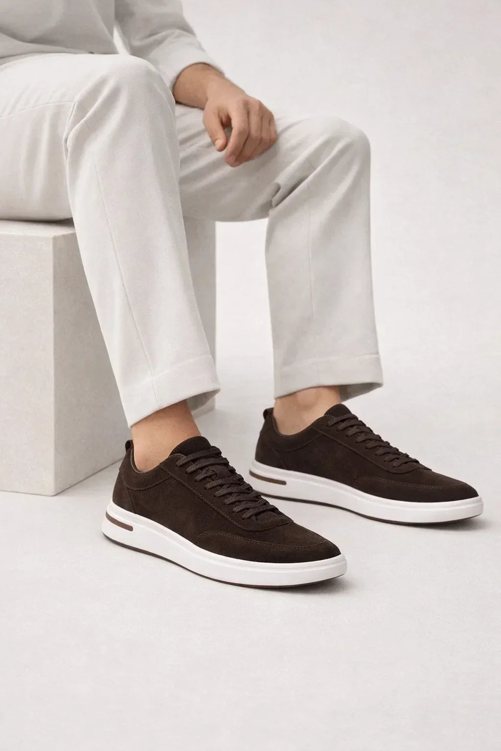 Sneaker en daim marron