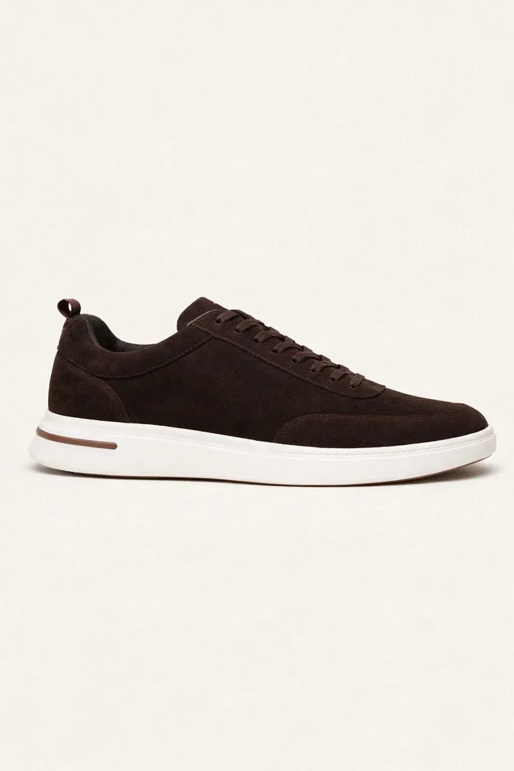 Sneaker en daim marron