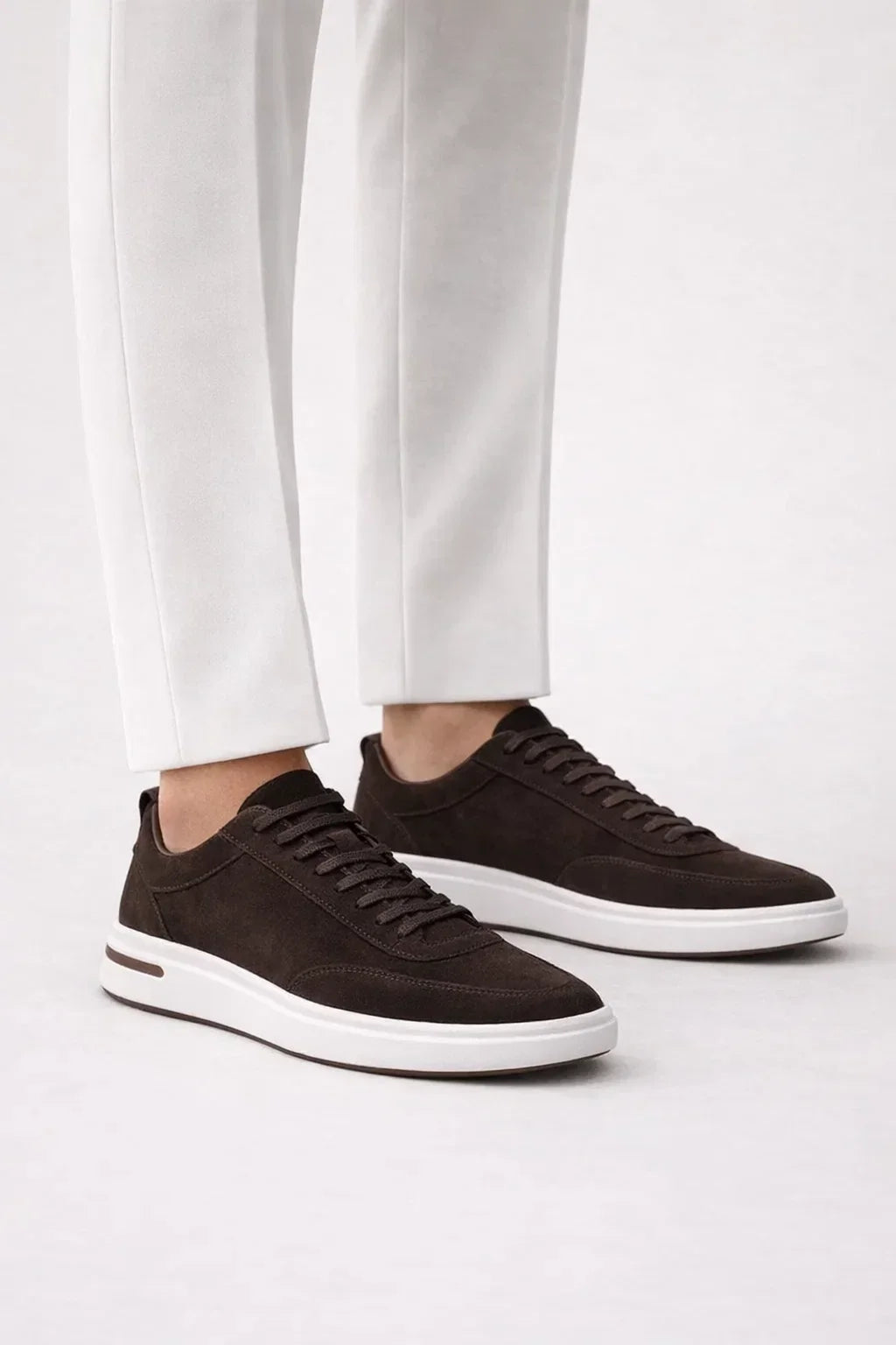 Sneaker en daim marron